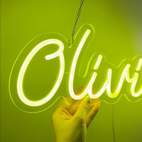 Neonreclame met aangepaste naam en LED-neonlicht