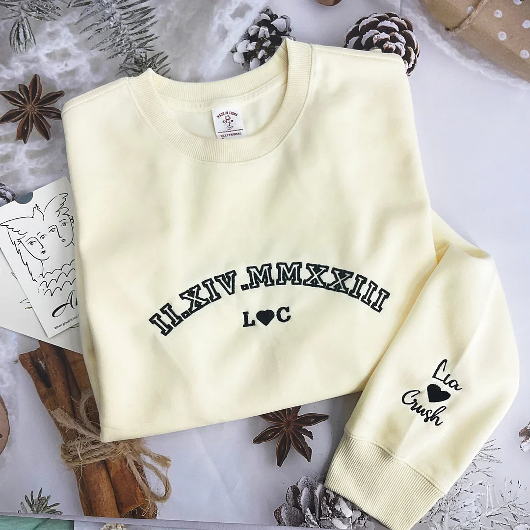 Sweat à capuche ras du cou personnalisé avec chiffres romains brodés, cadeaux personnalisés pour couples
