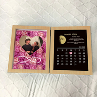 (Oneindigheidssymbool met naam) Aangepast bloemenframe met ECHTE MAANSTAND jubileumkalender🌺
