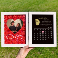 (Oneindigheidssymbool met naam) Aangepast bloemenframe met ECHTE MAANSTAND jubileumkalender🌺