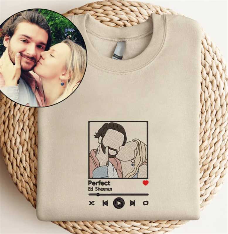 Cadeaux de Noël Sweat-shirt brodé personnalisé Portrait Lecteur de musique Couple Cadeau de famille