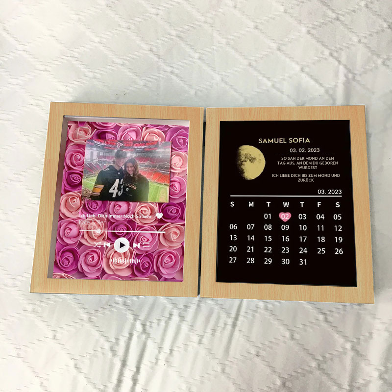 (Vierkant met lied) Aangepast bloemenframe met echte maanfasen, jubileumkalender