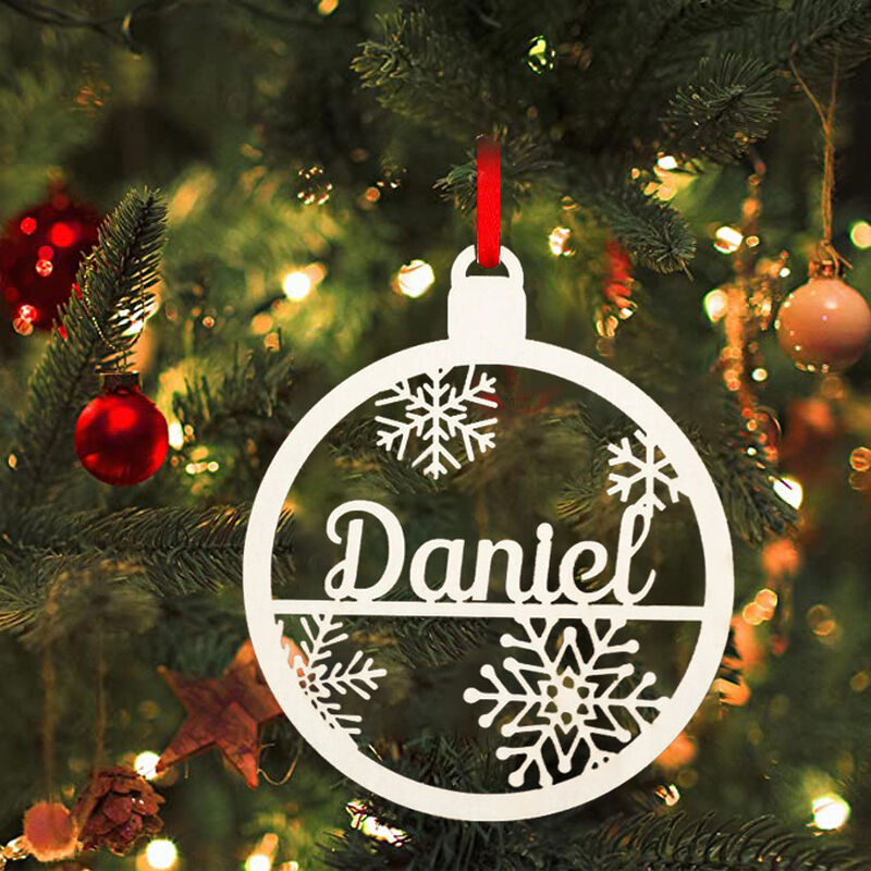 Décoration de sapin de Noël en bois blanc personnalisée avec motif de clochettes et de flocons de neige et nom