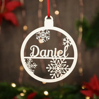 Décoration de sapin de Noël en bois blanc personnalisée avec motif de clochettes et de flocons de neige et nom