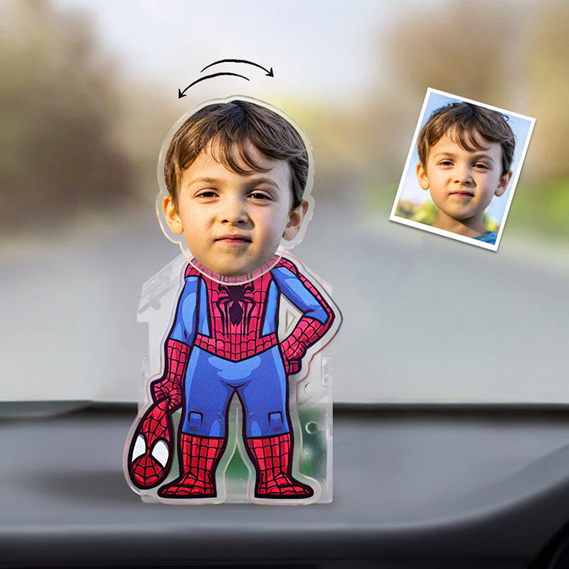 Gepersonaliseerde Bobblehead acryl standaard met aangepaste kinderfoto en Spiderman-ontwerp, aantrekkelijk cadeau voor kinderen