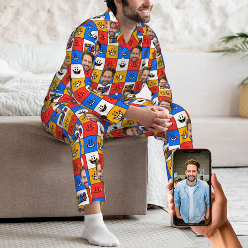 Gepersonaliseerde pyjama met een persoonlijke foto, kleurrijk emoticon-blokontwerp, levendig cadeau voor familie
