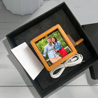 Gepersonaliseerde animatiemachine met flipboekframe, mechanisch fotoalbum met handzwengel en licht, kinderfotolijst van zwart notenhout, creatief cadeau