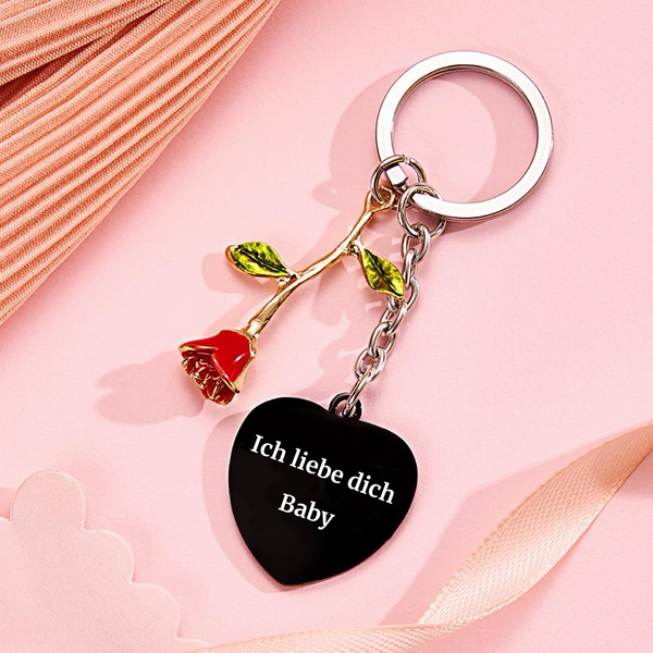 Gepersonaliseerde sleutelhanger met rozenhanger en hart, elegante bloemensleutelhanger voor haar