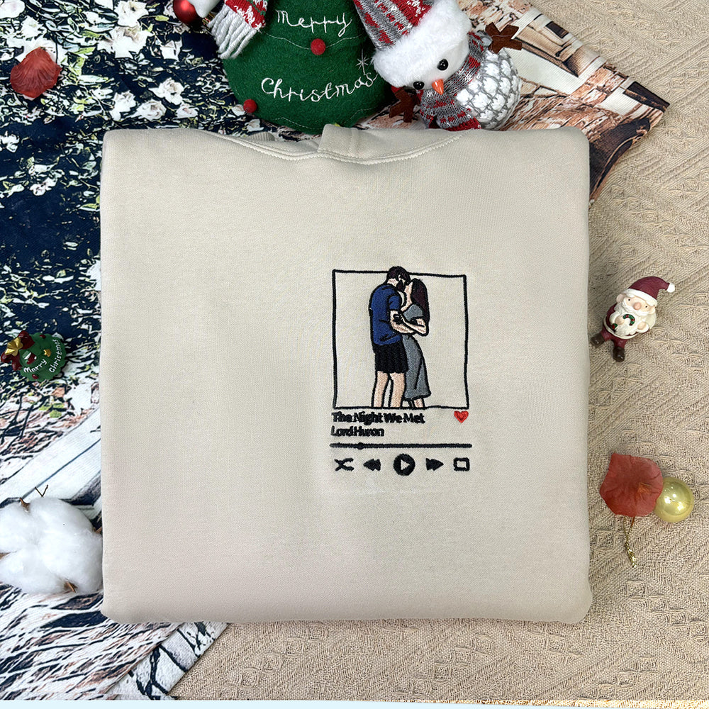 Sweat-shirt brodé personnalisé, style velours, portrait, lecteur de musique, chiffres romains, texte personnalisé, cadeau pour couples et famille
