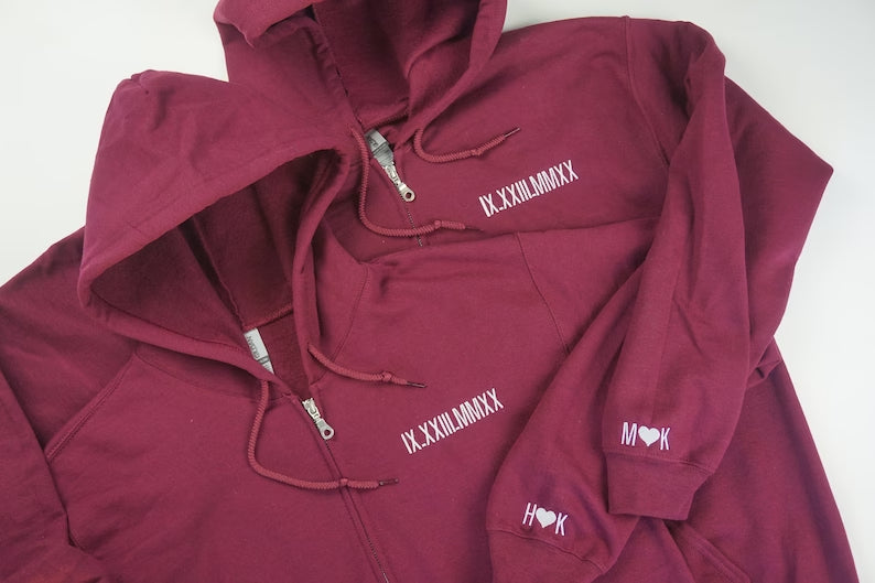 Sweat à capuche zippé brodé avec chiffres romains pour anniversaire | Sweat à capuche brodé | Sweat à capuche avec date d'anniversaire