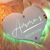 Panneau miroir personnalisé en forme de cœur avec noms, panneau de chambre lumineux personnalisé pour couples