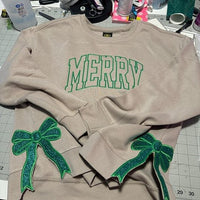 Sweat-shirt personnalisé vert/rouge avec nœud Joyeux Noël