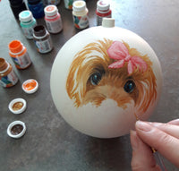 Individueel met de hand beschilderde kerstboombal met portret van huisdier, gepersonaliseerd ornament, volledig met de hand beschilderd op basis van een foto van de klant. Hondenkunst