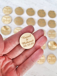 Gepersonaliseerde ronde spiegel naamplaatjes van goud of zilver, acryl als bedankjes voor bruiloften, naamkaartjes, feesttafelbordjes en plaatskaartjes
