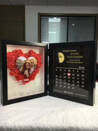 (Hart met lied) Aangepast bloemenframe met ECHTE MAANSTAND Jubileumkalender