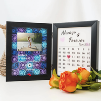 Nieuw gepersonaliseerd frame met muzikale bloemen en jubileumcadeaus