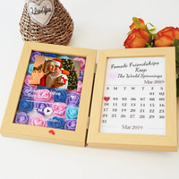 Nieuw gepersonaliseerd frame met muzikale bloemen en jubileumcadeaus