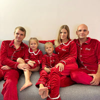 Gepersonaliseerde kerstpyjama's voor het hele gezin - op maat gemaakte rode fluwelen pyjama's