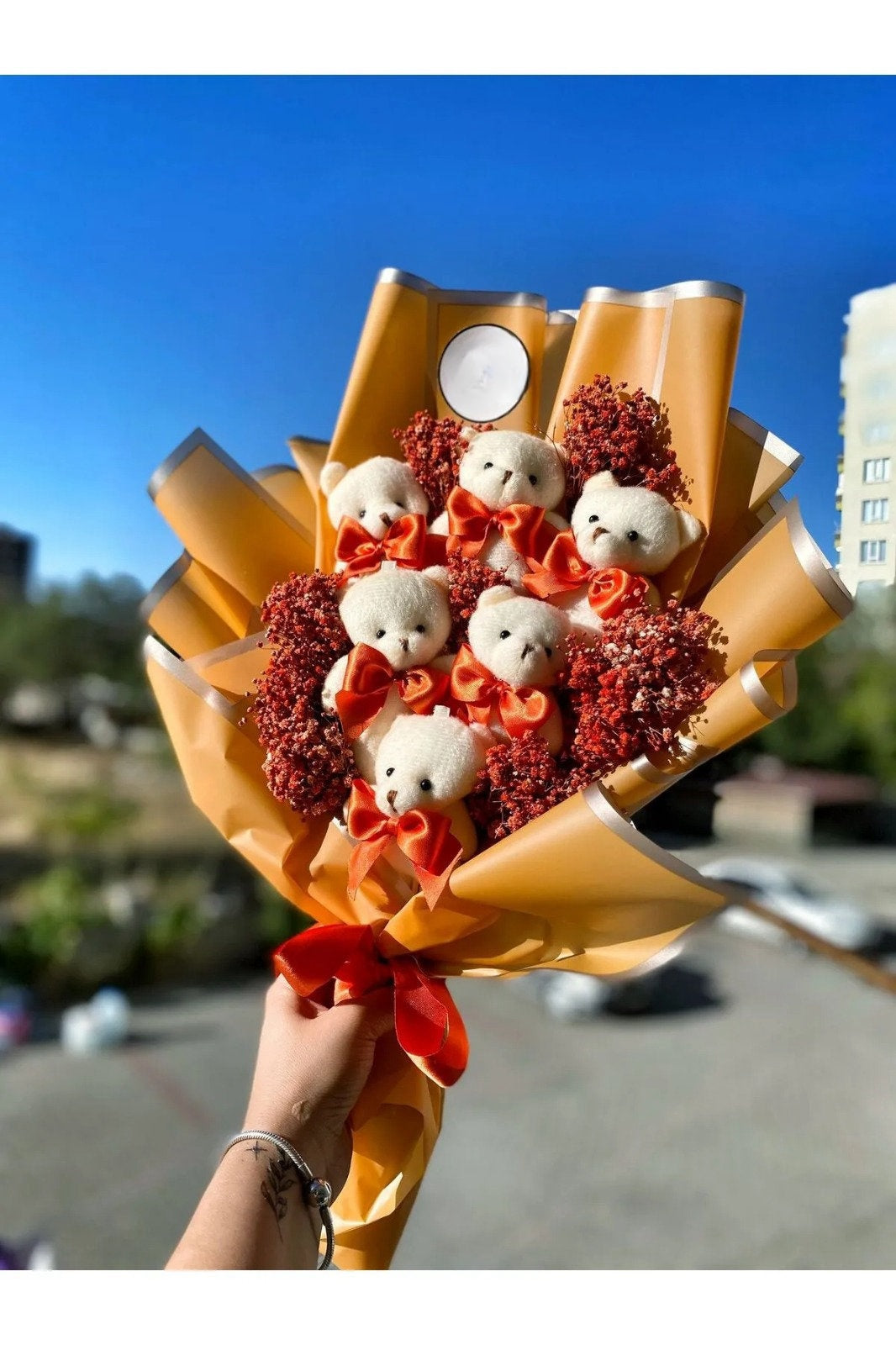 Kleine berenbloemen, pluchen berenboeket, liefdesbeerboeket