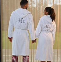 Gepersonaliseerde luxe badjassen met capuchon van Mr & Mrs