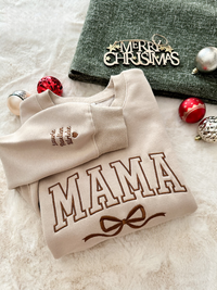 Besticktes Mama Schleifen-Sweatshirt mit Kindernamen, Geschenkidee für Mama