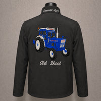 Bestickte Softshell-Jacke mit individuellem Traktorenmotiv - personalisiertes Traktoren-Design & individueller Text
