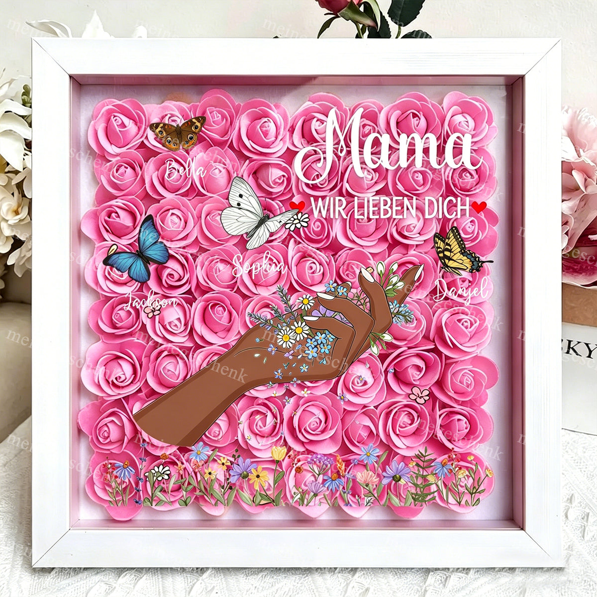 Personalisierter Bilderrahmen mit Rose & Schmetterling, Gravur mit den Namen der Familienmitglieder – Das Geschenk für Mama