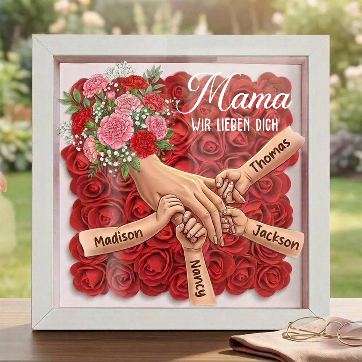 Personalisierte Gedenkbox „Mama hält Hände“ mit Nelkenmotiv – Individuell gestaltbarer Erinnerungsrahmen, Geschenk zum Muttertag in liebevoller Erinnerung