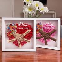 Personalisierte Schattenbox,Oma-Hand hält Schattenbox – Individuell gestalteter Rosenherzrahmen mit Namen für Oma | Muttertagsgeschenk von den Enkelkindern