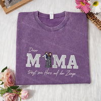 Diese Mama trägt ihr Herz auf der Zunge, Personalisiertes Mama Kinder Porträt Glitzerstickerei Waschungs T-Shirt