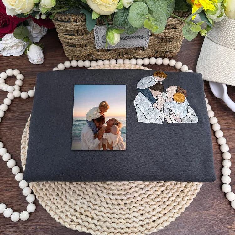 Individuell besticktes T-Shirt, Sweatshirt mit Mama-Porträt