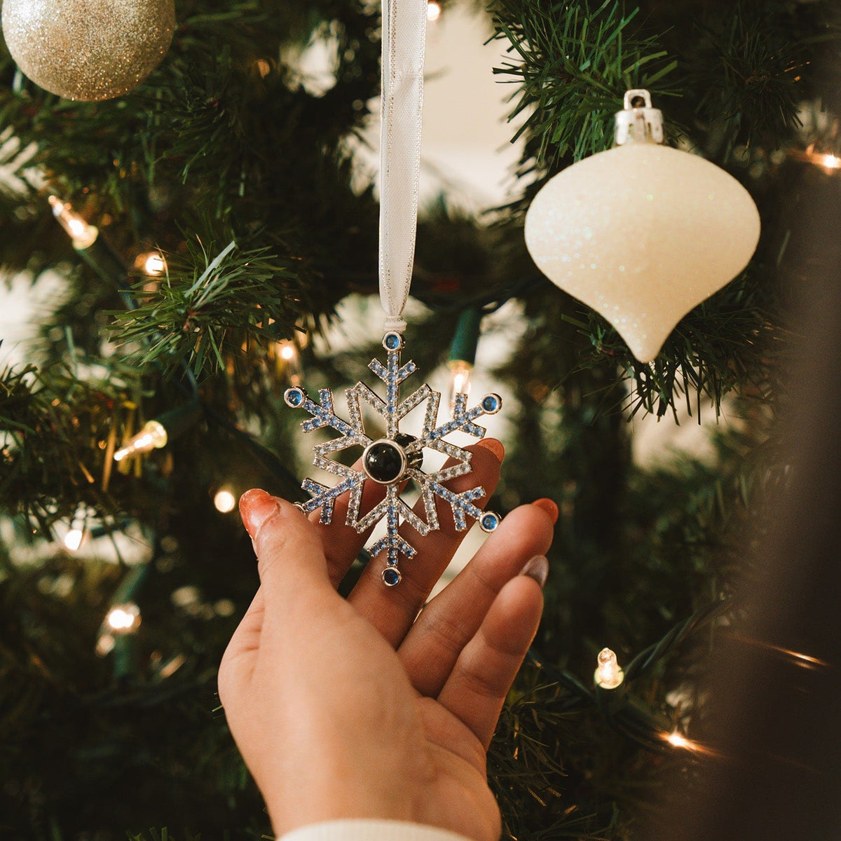 Personalisiertes rosa Schneeflocken-Foto-Ornament Weihnachtsgeschenke