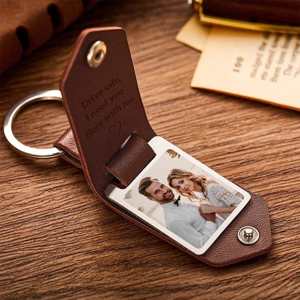 Personalisierte Leder-Schluesselanhaenger mit Foto und Text Jahrestag Geschenk fuer Paare