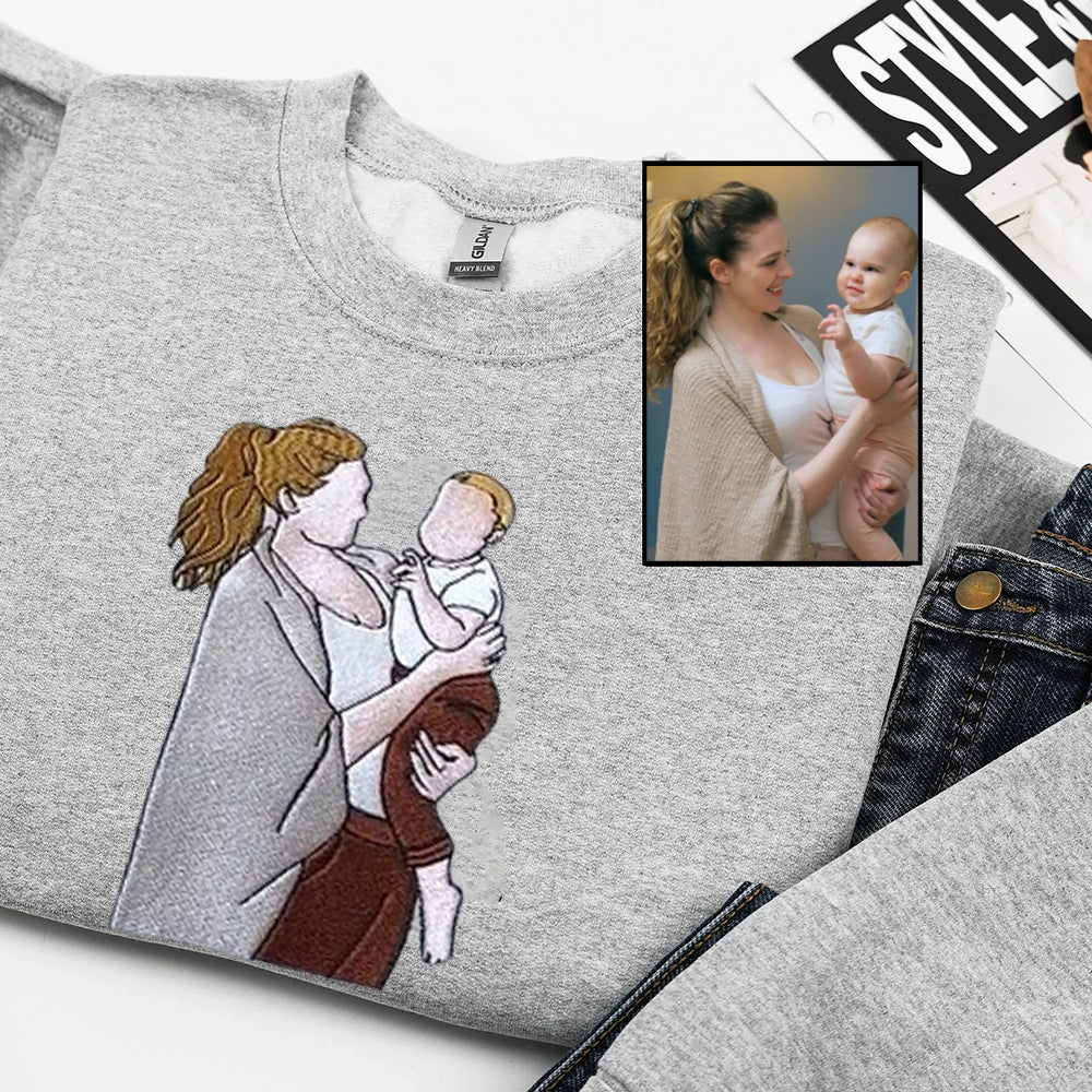 Individuell besticktes T-Shirt, Sweatshirt mit Mama-Porträt