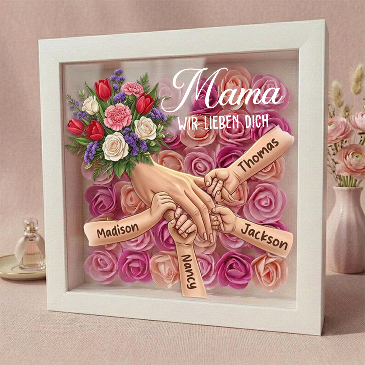 Personalisierte Erinnerungsbox „Mama hält Händchen“ mit weißen Rosen und Nelken – Individuell gestalteter Rahmen zum Muttertag, Geschenk in liebevoller Erinnerung