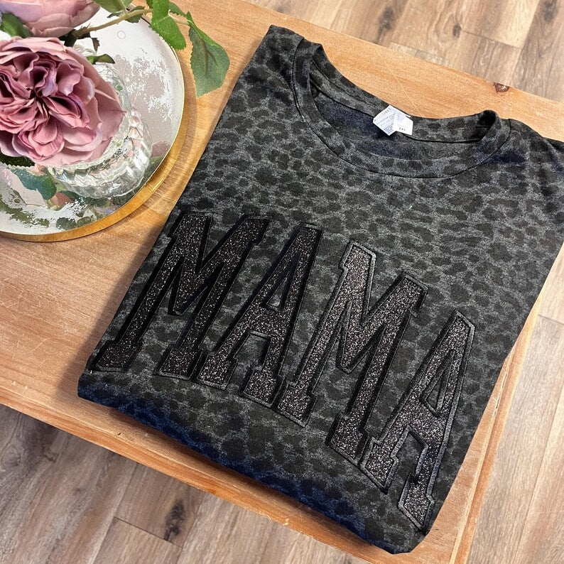 Besticktes Leoparden-Mama-Shirt, schwarzes Glitzer-T-Shirt, einfarbiges Muttertagsgeschenk für Mama