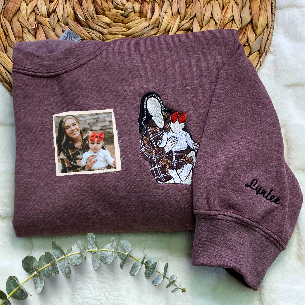 Individuell besticktes T-Shirt, Sweatshirt mit Mama-Porträt