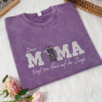 Diese Mama trägt ihr Herz auf der Zunge, Personalisiertes Mama Kinder Porträt Glitzerstickerei Waschungs T-Shirt