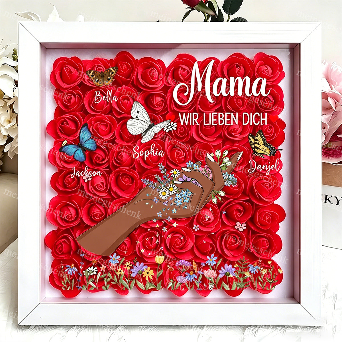 Personalisierter Bilderrahmen mit Rose & Schmetterling, Gravur mit den Namen der Familienmitglieder – Das Geschenk für Mama