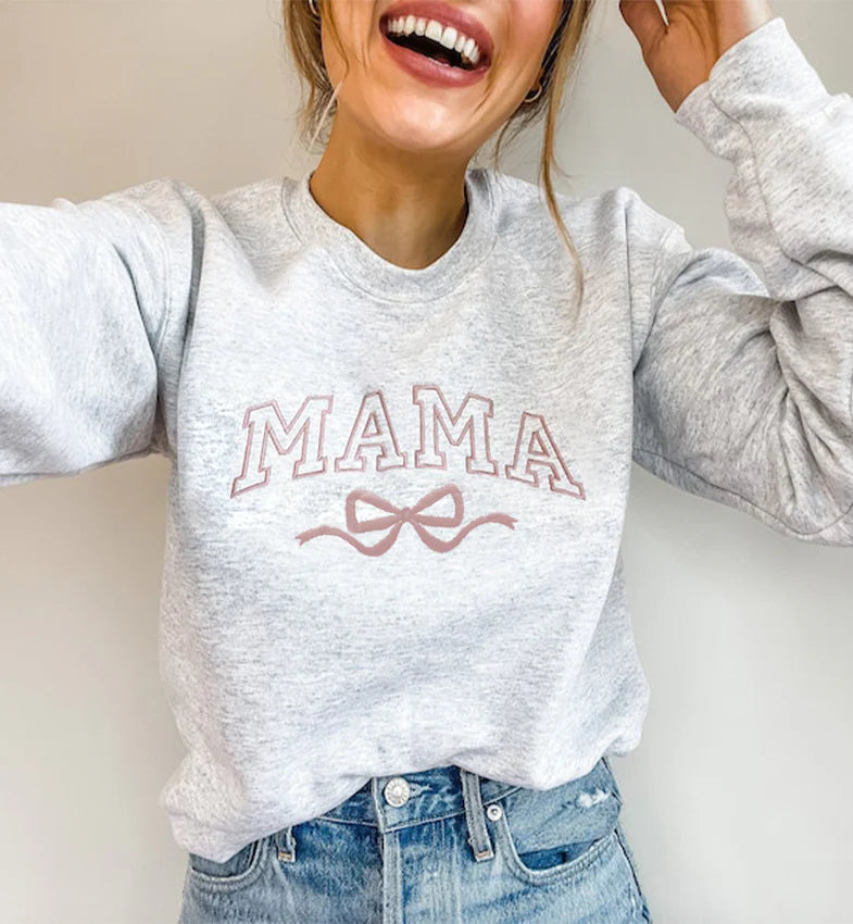 Besticktes Mama Schleifen-Sweatshirt mit Kindernamen, Geschenkidee für Mama