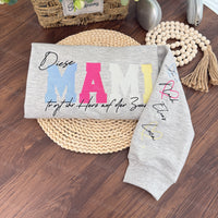 [Stickerei] Individuell besticktes Sweatshirt „Mama trägt ihr Herz auf dem Ärmel“, Muttertagsgeschenk