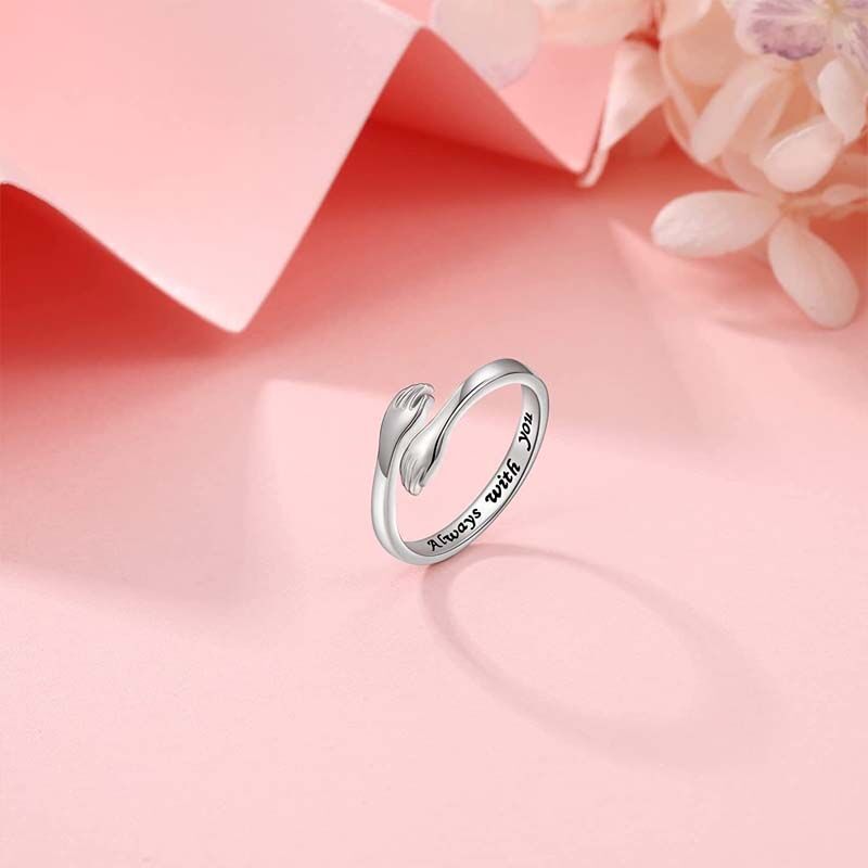 Ring mit individueller Gravur "Hugging Me"