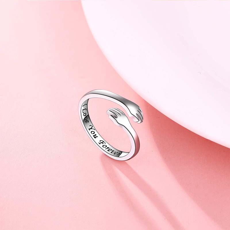 Ring mit individueller Gravur "Hugging Me"