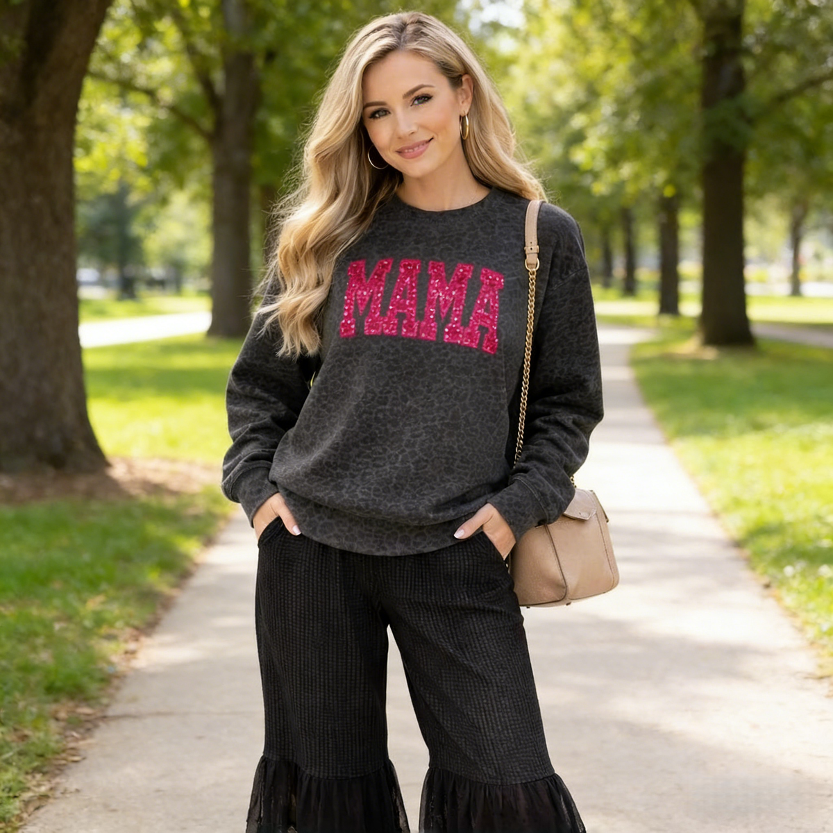 Besticktes Leoparden-Sweatshirt Mama mit Pailletten und Namensaufdruck – personalisiertes Muttertagsgeschenk für Mama