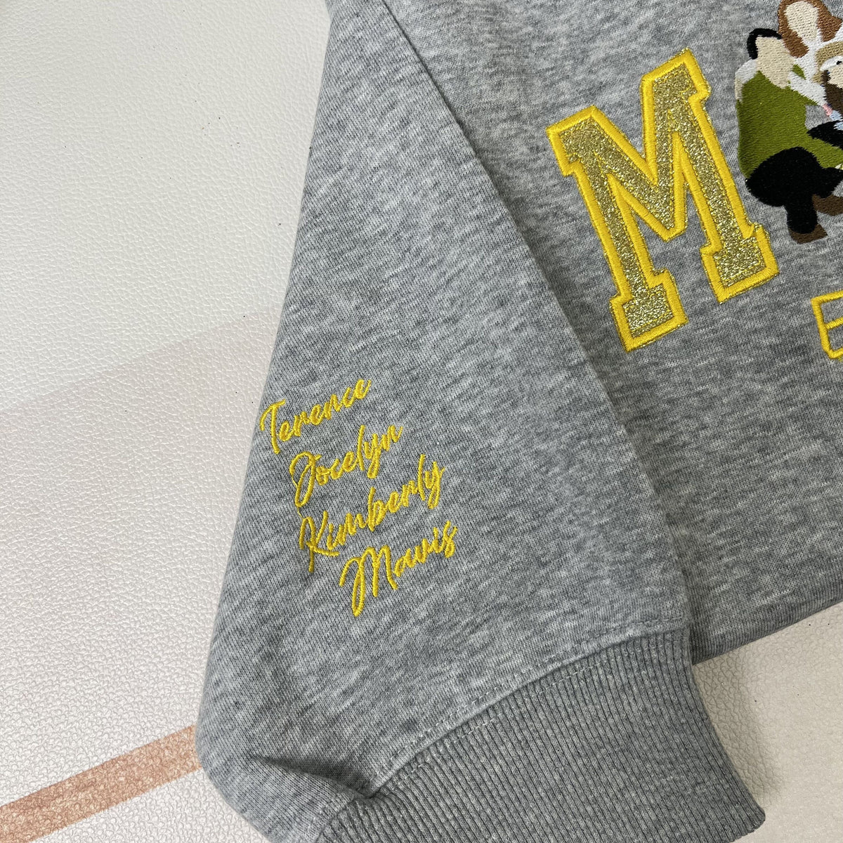 Personalisiertes, besticktes Glitzer-Sweatshirt/Hoodie mit Familienfoto