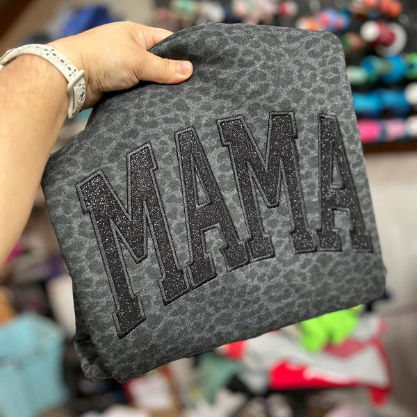 Besticktes Leoparden-Mama-Shirt, schwarzes Glitzer-T-Shirt, einfarbiges Muttertagsgeschenk für Mama