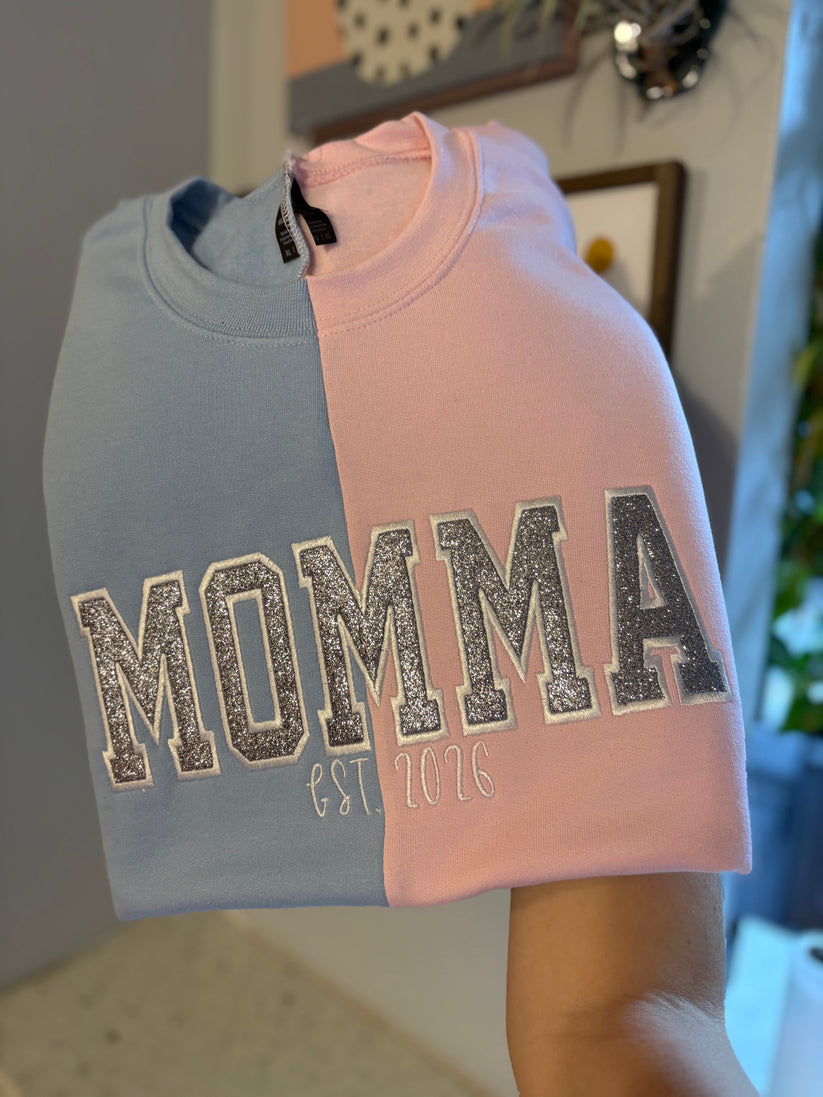 Individuell gestaltetes, zweifarbiges, schimmerndes, besticktes Mama-Sweatshirt, das mit dem Namen Ihres Kindes bestickt werden kann