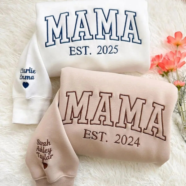 Individuell besticktes Mama-Sweatshirt mit dem Namen des Kindes auf den Ärmeln