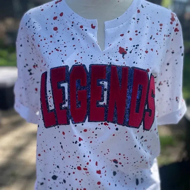 Kundenspezifisches, handgefertigtes Shirt mit Punkt-Maskottchen und Sweatshirt mit Pailletten-Stickerei und Teamnamen