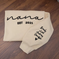 Besticktes Mama-Sweatshirt: Personalisierte Kindernamen & Datum – Geschenk für frischgebackene Mütter